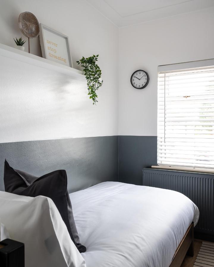Large Luxury Solihull House - The Residence - Close To Nec - Sleeps 9 Exterior photo
