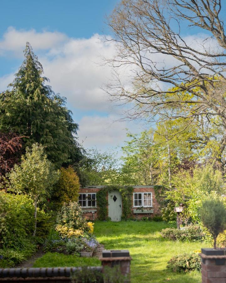Large Luxury Solihull House - The Residence - Close To Nec - Sleeps 9 Exterior photo